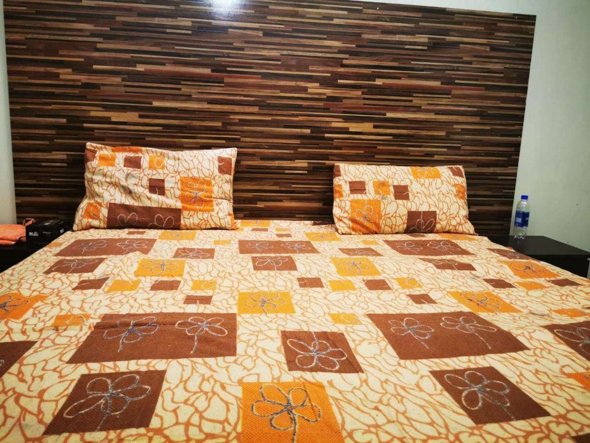 Gulshan Guest House Карачи Экстерьер фото